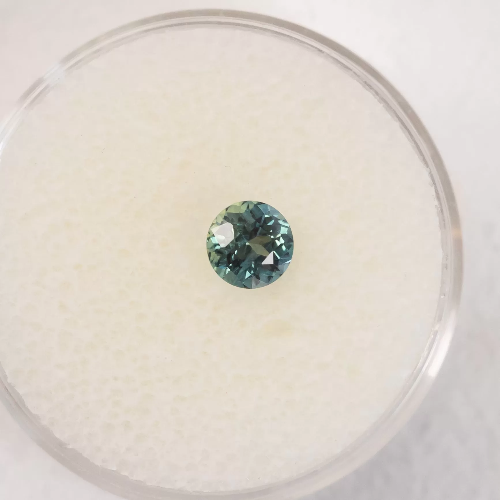 0.66CT ROUND BRILLIANT MADAGASCAR SAPPHIRE, MEDIUM BLUE TEAL, 5MM, UNTREATED