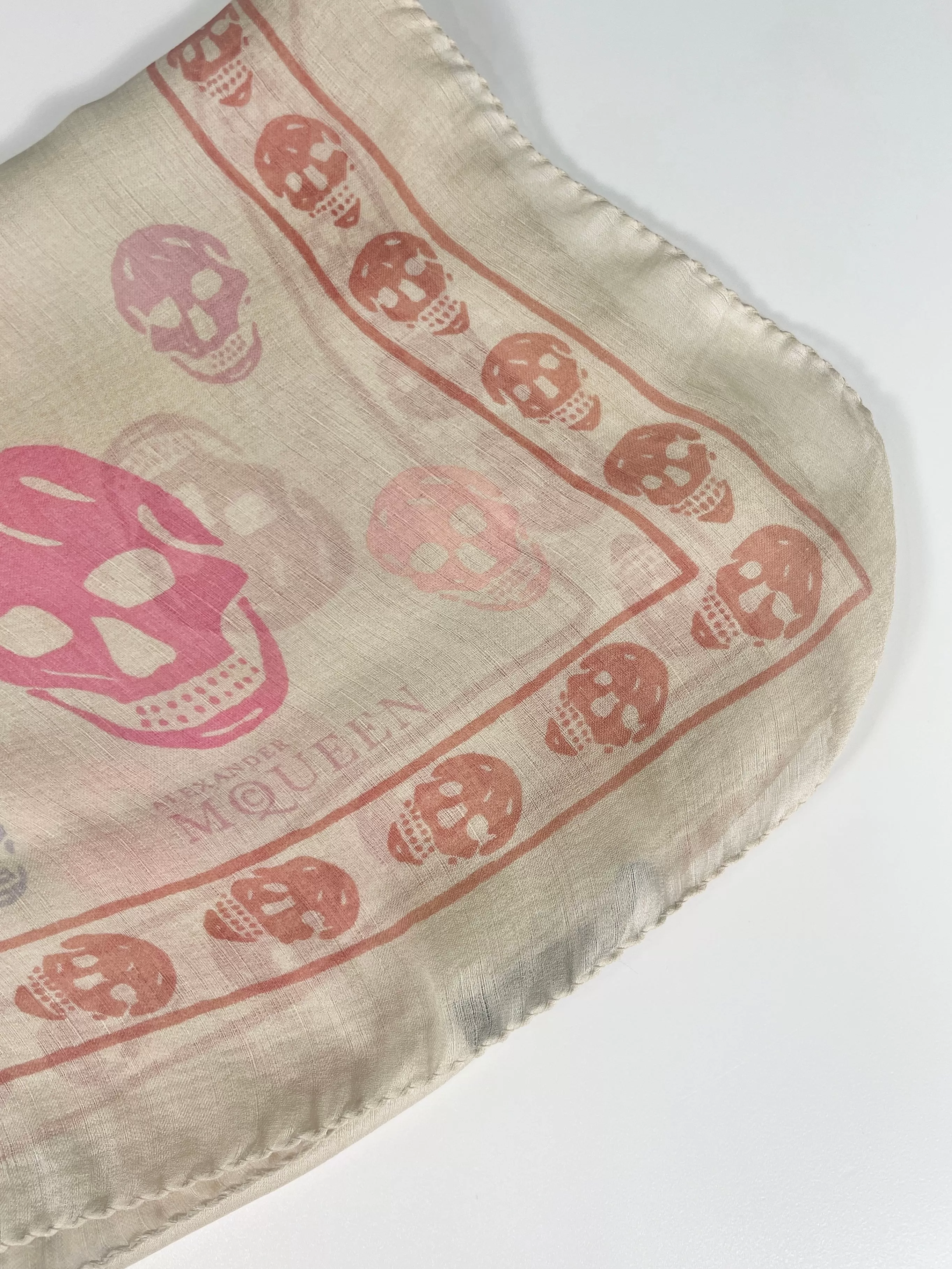 Alexander McQueen Cream Cream/pink Silk Skull Print Scarf 104 x 120cm