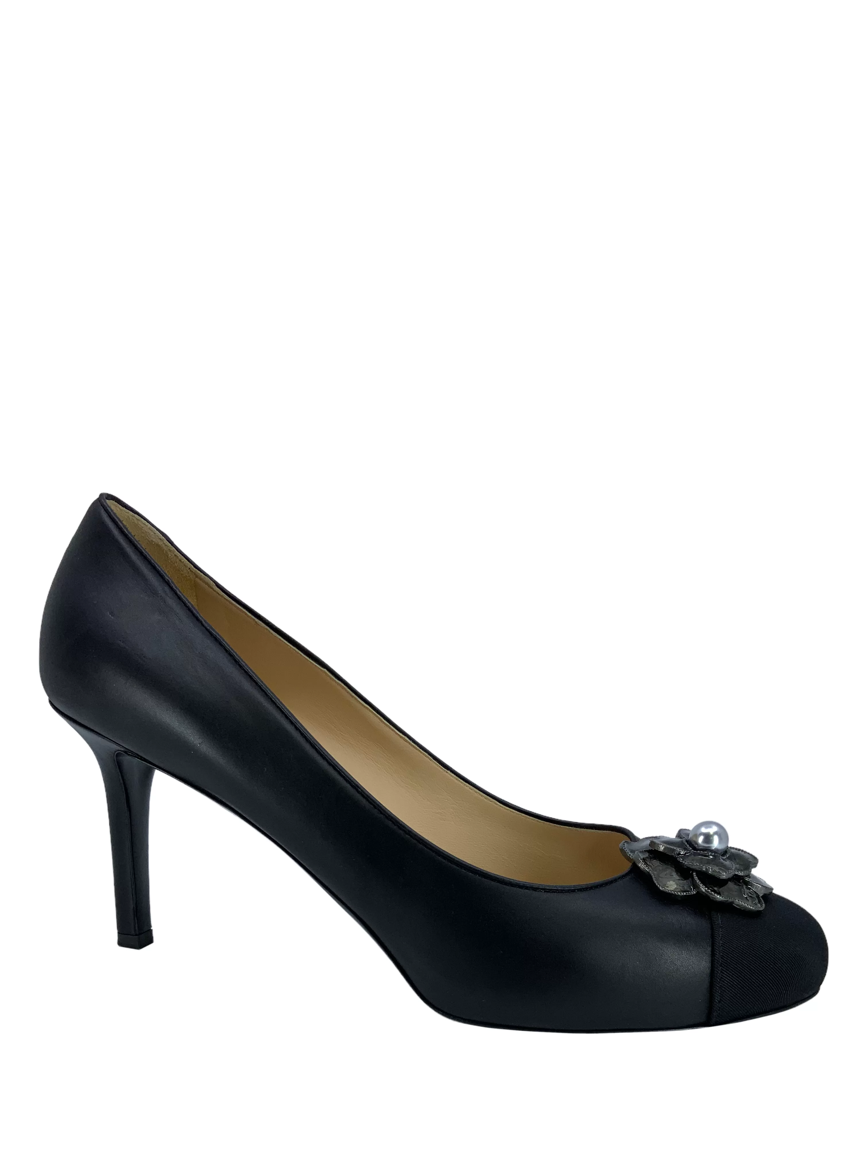 CHANEL 15B Calfskin CC Logo Camellia Pumps Size 11.5