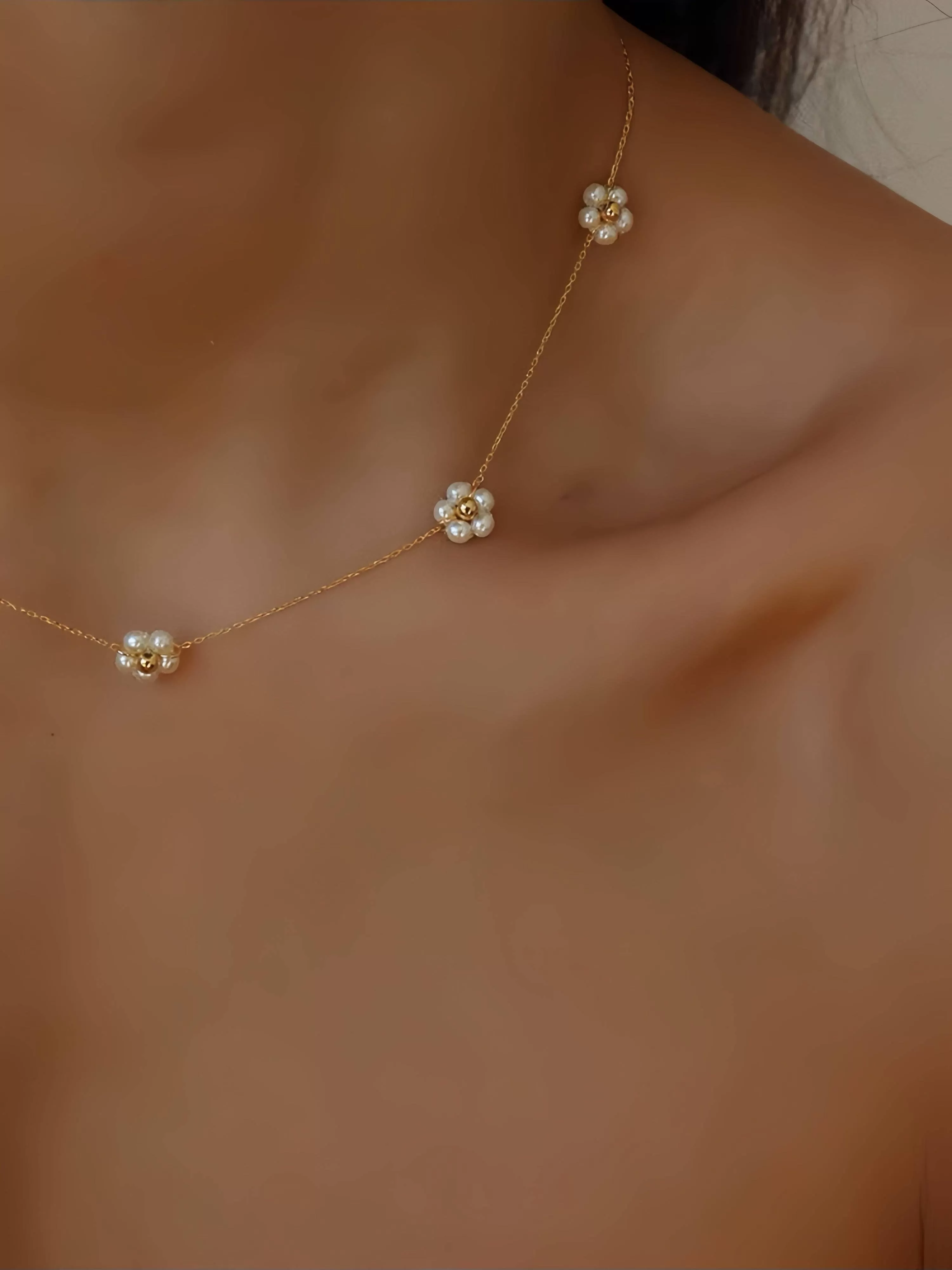 Daisy Flower Choker Necklace