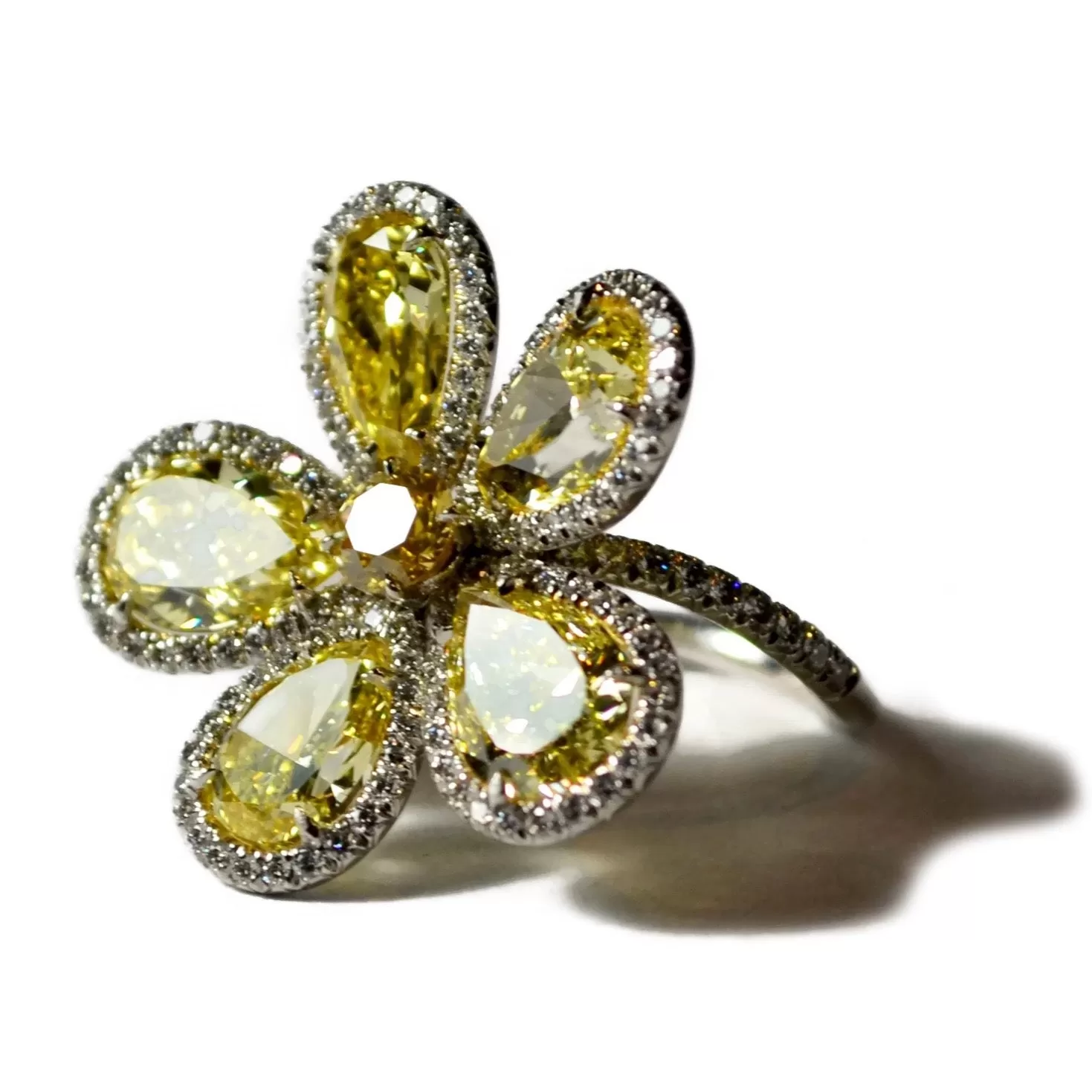 Eclat Jewels - Flower Ring with Fancy Intense Yellow Diamonds