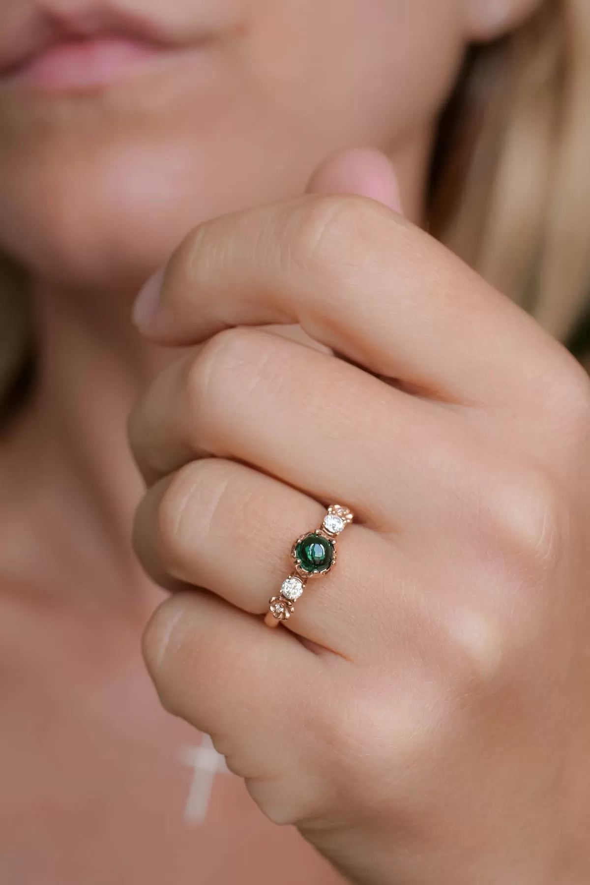 Fiorella round cabochon | floral engagement ring setting