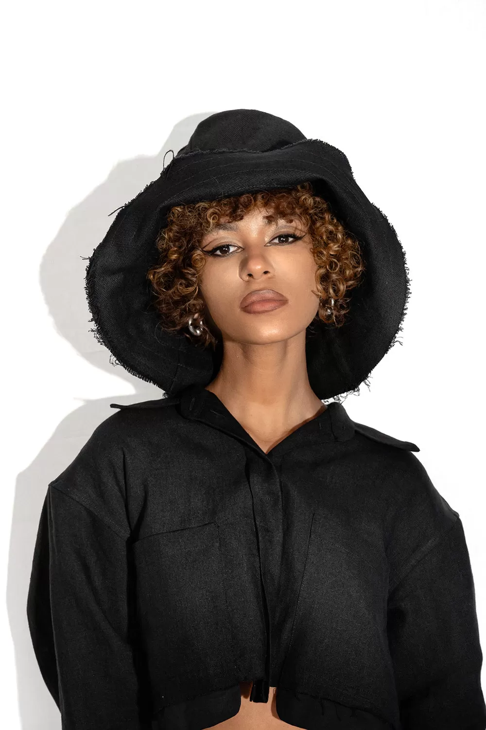 Foldable black linen hat