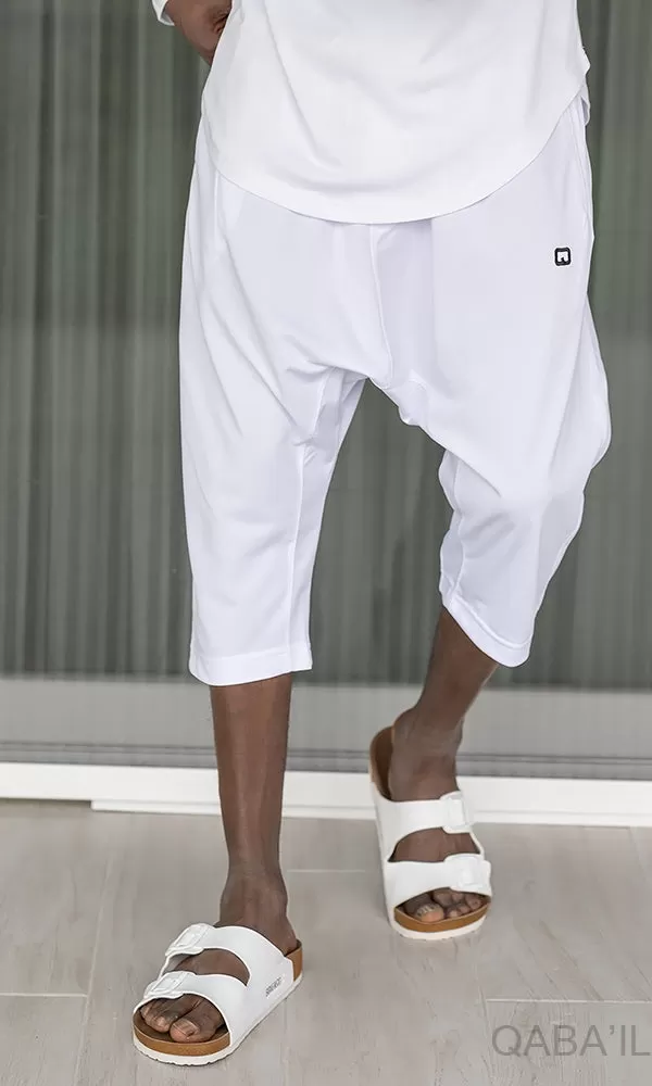 QL Relaxed Lightweight Cropped Joggers in White